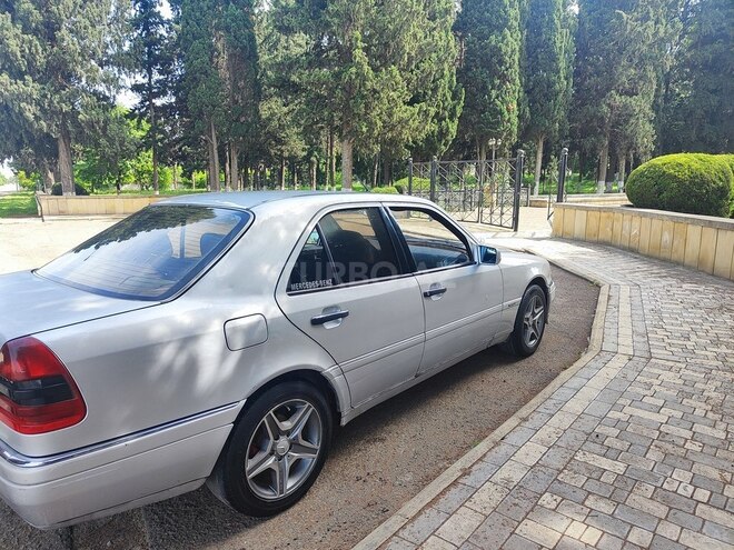 Mercedes C 220 d 1997, 669,450 km - 2.2 l - Qazax