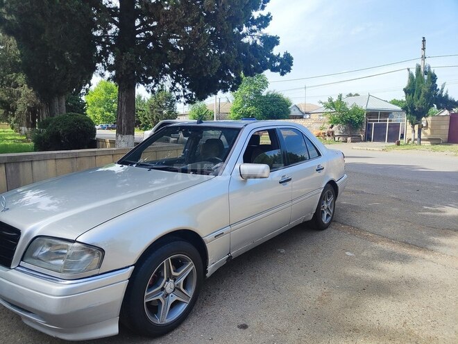 Mercedes C 220 d 1997, 669,450 km - 2.2 l - Qazax