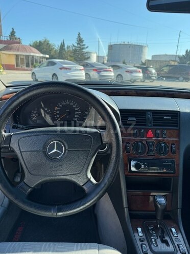 Mercedes C 200 1998, 260,000 km - 2.0 l - Bakı