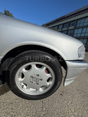 Mercedes C 200 1998, 260,000 km - 2.0 l - Bakı