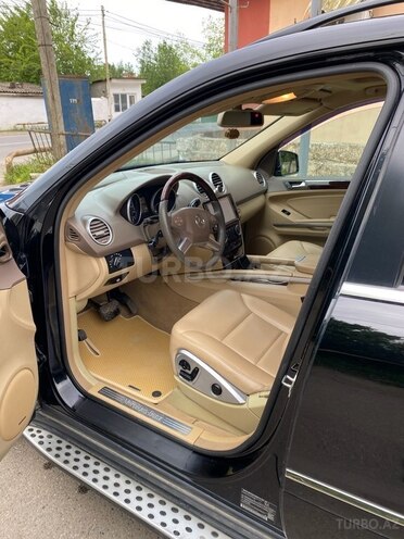 Mercedes ML 350 4MATIC 2010, 215,000 km - 3.5 l - Astara