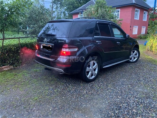 Mercedes ML 350 4MATIC 2010, 215,000 km - 3.5 l - Astara
