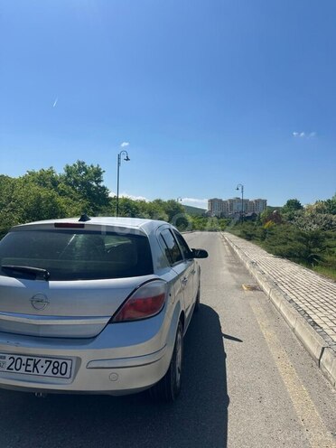 Opel Astra 2005, 310,000 km - 1.4 l - Quba