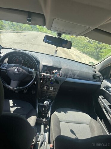 Opel Astra 2005, 310,000 km - 1.4 l - Quba
