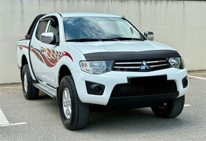 Mitsubishi L200 2012, 174,325 km - 2.5 l - Bakı