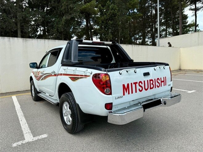 Mitsubishi L200 2012, 174,325 km - 2.5 l - Bakı