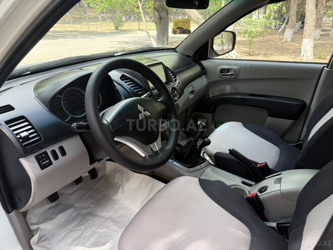 Mitsubishi L200 2012, 174,325 km - 2.5 l - Bakı