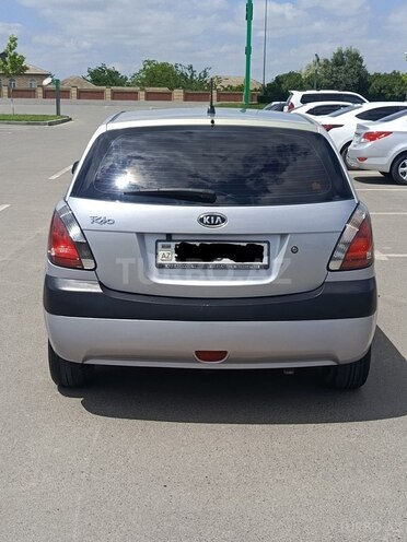 Kia Rio 2006, 338,000 km - 1.4 l - Salyan