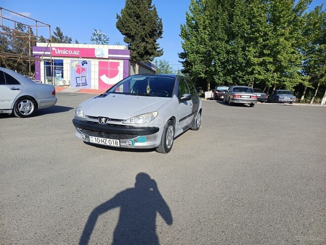 Peugeot 206 2004, 470,000 km - 1.4 l - Şirvan