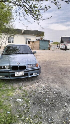 BMW 320 1995, 605,959 km - 2.0 l - Salyan