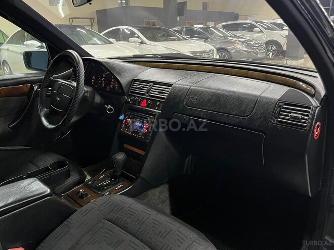 Mercedes C 220 1998, 240,522 km - 2.2 л - Sumqayıt