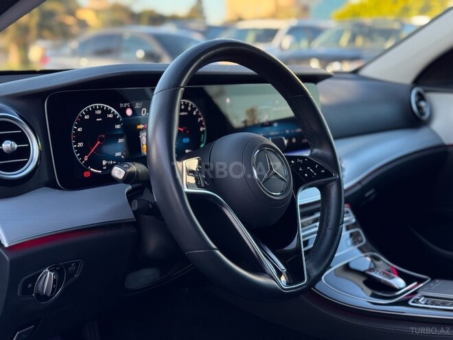Mercedes E 300 e-21