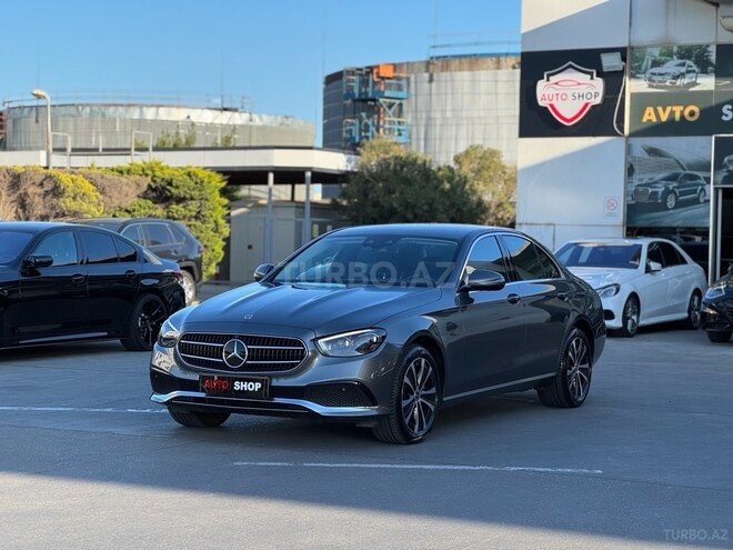 Mercedes E 300 e-13