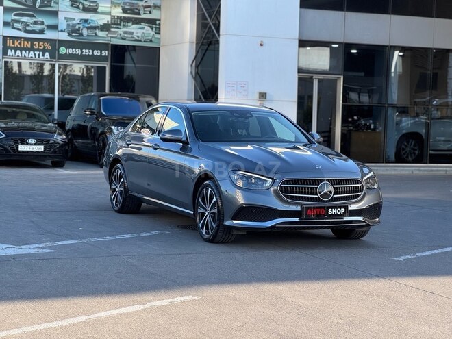 Mercedes E 300 e-1