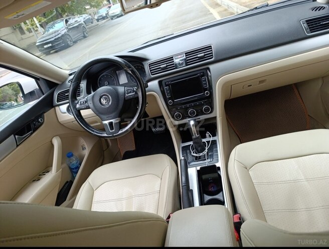 Volkswagen Passat 2012, 187,340 km - 2.5 l - Bakı