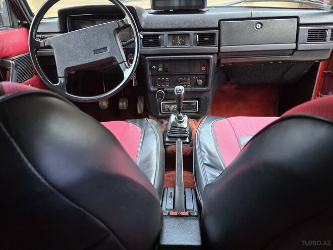 Volvo  1977, 350,000 km - 2.9 l - Gəncə