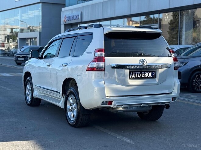 Toyota Land Cruiser Prado-4