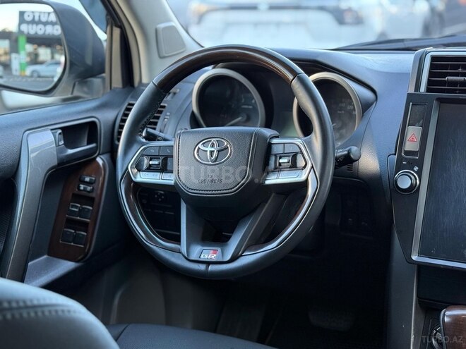 Toyota Land Cruiser Prado-7