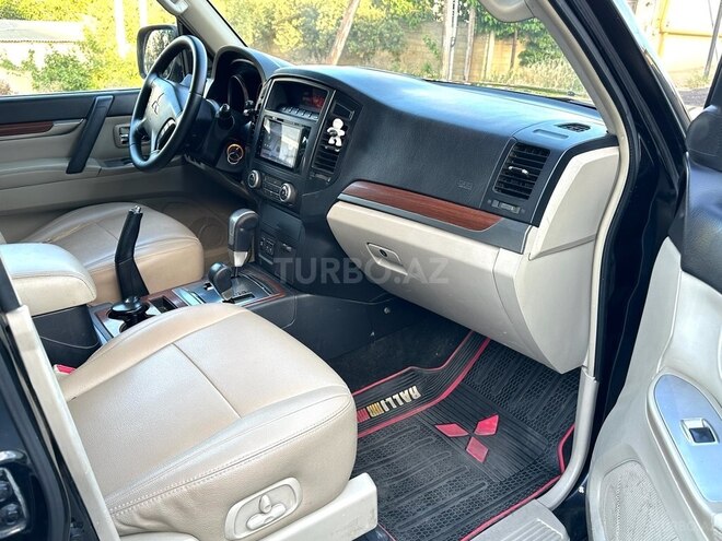 Mitsubishi Pajero 2007, 266,000 km - 3.0 l - Bakı