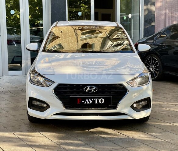 Hyundai Accent-1