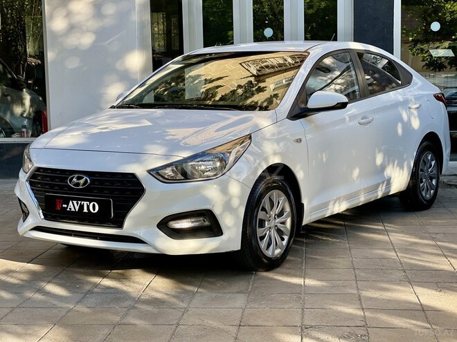 Hyundai Accent-2