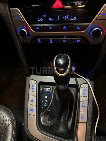 Hyundai Avante 2016, 190,000 km - 1.6 л - Bakı