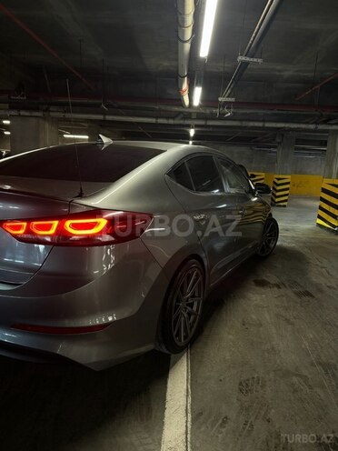 Hyundai Avante 2016, 190,000 km - 1.6 л - Bakı