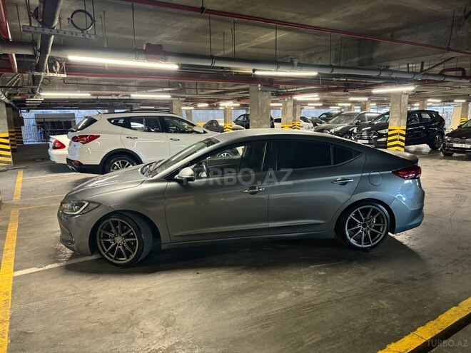Hyundai Avante 2016, 190,000 km - 1.6 л - Bakı
