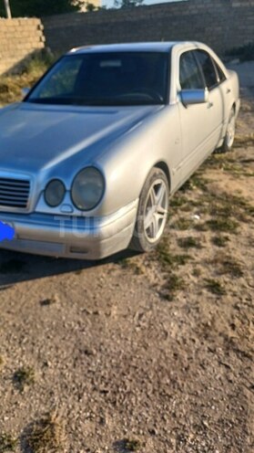 Mercedes E 240 1999, 310,000 km - 2.4 l - Bakı