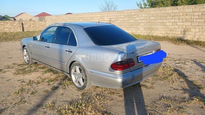 Mercedes E 240 1999, 310,000 km - 2.4 l - Bakı