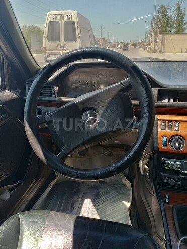 Mercedes E 250 1995, 350,000 km - 2.5 l - Bakı