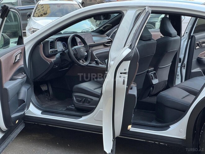 Toyota Crown 2023, 16,000 km - 2.5 l - Bakı