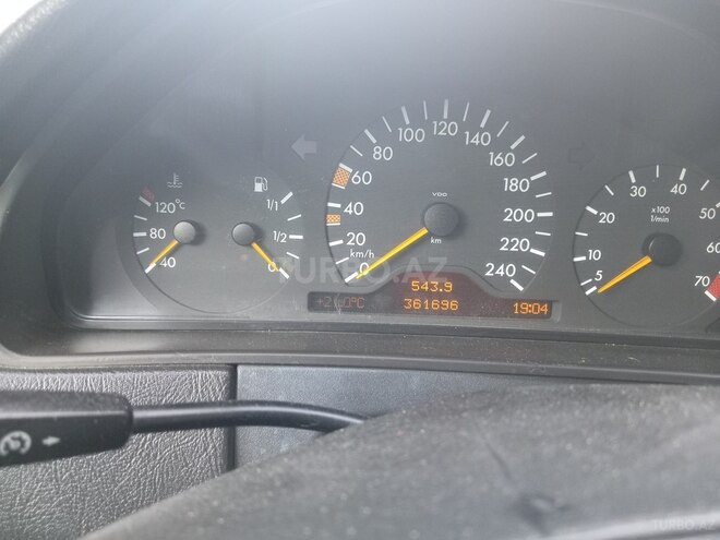 Mercedes E 240 1999, 361,000 km - 2.4 l - Bakı