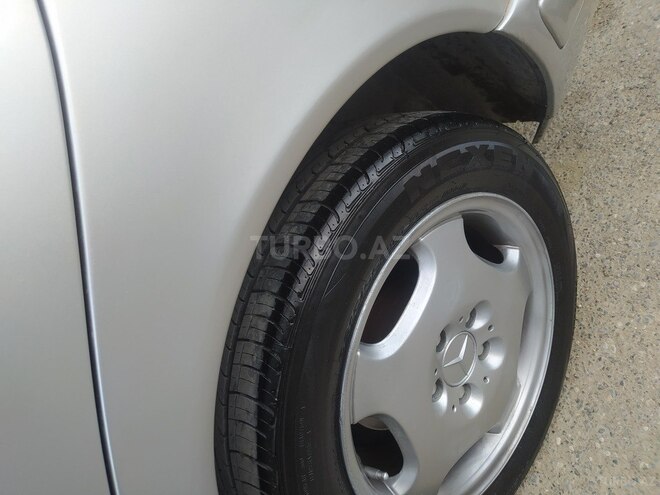 Mercedes E 240 1999, 361,000 km - 2.4 l - Bakı