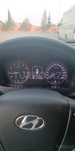 Hyundai Sonata-4