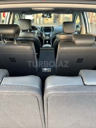 Hyundai Santa Fe-13