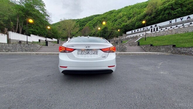 Hyundai Elantra 2015, 128,000 km - 1.8 л - Şəki