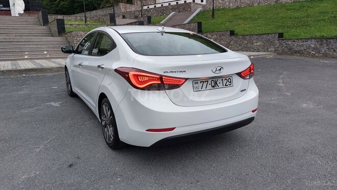 Hyundai Elantra 2015, 128,000 km - 1.8 л - Şəki