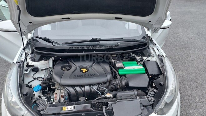 Hyundai Elantra 2015, 128,000 km - 1.8 л - Şəki