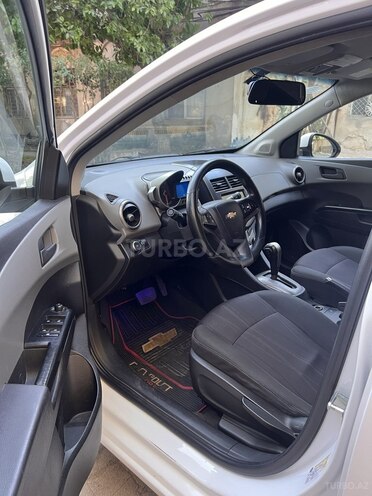 Chevrolet Aveo-6