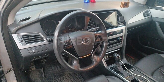 Hyundai Sonata-6
