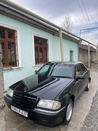 Mercedes C 220 1995, 215,000 km - 2.2 l - Qazax