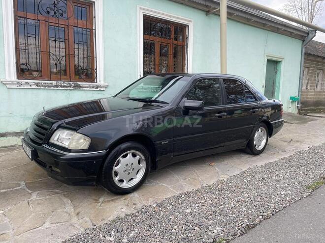 Mercedes C 220 1995, 215,000 km - 2.2 l - Qazax