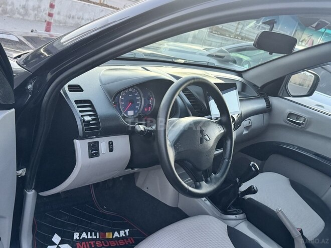 Mitsubishi L200 2008, 264,000 km - 2.5 l - Bakı