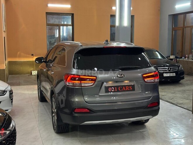 Kia Sorento-10