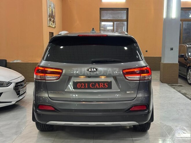 Kia Sorento-12