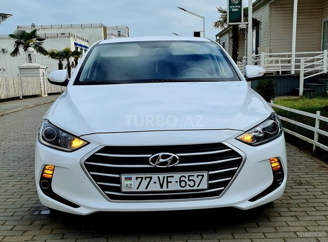 Hyundai Avante 2015, 175,000 km - 1.6 л - Astara