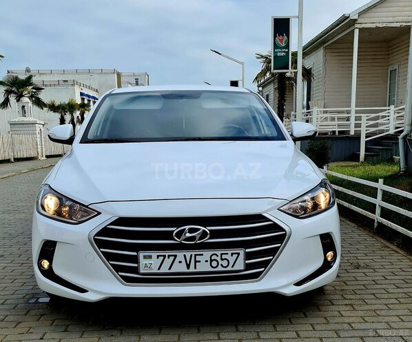 Hyundai Avante 2015, 175,000 km - 1.6 л - Astara