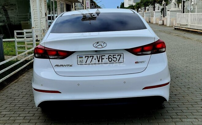 Hyundai Avante 2015, 175,000 km - 1.6 л - Astara