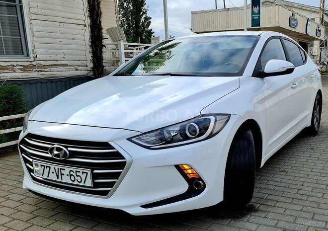 Hyundai Avante 2015, 175,000 km - 1.6 л - Astara
